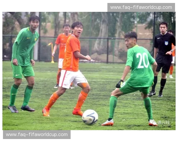 申沪足坛的恩怨情仇：上海申鑫与上海绿地的绿茵对决